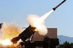  Комплекс Patriot оснащений однойменними ракетами класу земля-повітря 