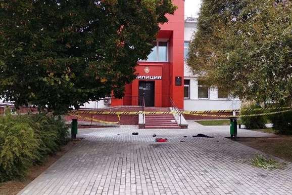 У Білорусі чоловік підпалив себе біля відділку поліції