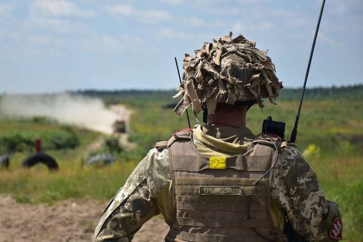 Окупанти на Донбасі знову обстріляли українських захисників