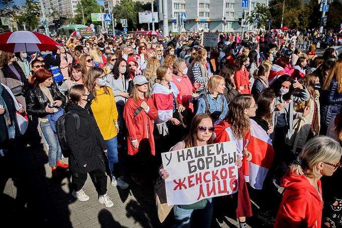У Мінську проходить черговий жіночий марш. Поки без затримань
