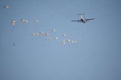 Британські та українські десантники діяли по-бойовому на незнайомій місцевості