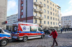  Всього з початку епідемії у Польщі захворіли на коронавірус 78 330 людей 