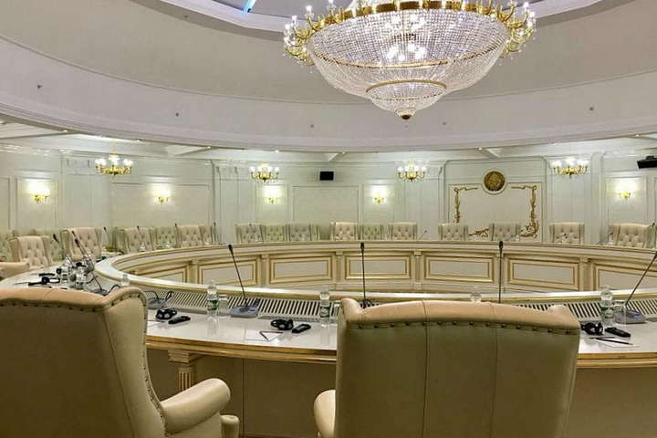 Кравчук допустив перенесення з Мінська переговорів щодо Донбасу