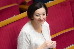 «Сьогодні вночі я думками з вами». Депутатка попалася в Раді за інтимною перепискою з незнайомкою (фото)