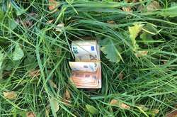 Тривають заходи по встановленню власника знайдених коштів