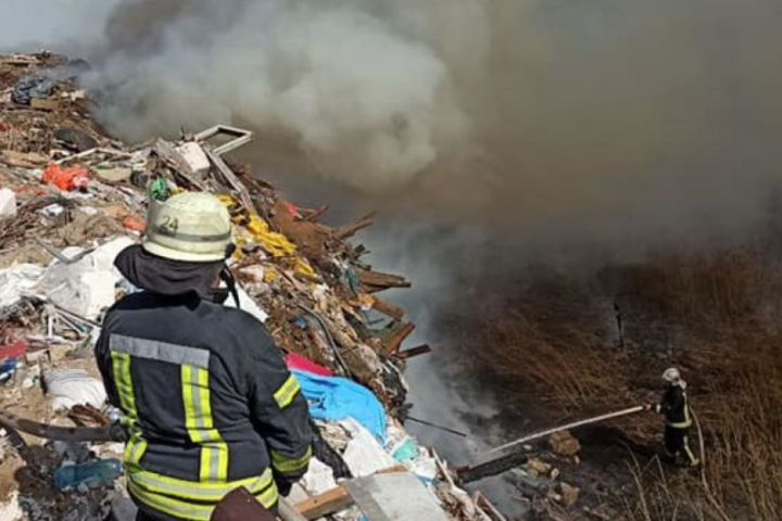 У Києві горить сміттєзвалище, у кількох районах – значне задимлення