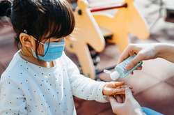 За весь час пандемії в Україні захворіло 11 664 дитини, а також 13 905 медпрацівників, - міністр