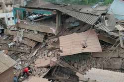  
 
 Завалений будинок був побудований 40 років тому 
 
 