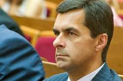 По словам нового главы «Укрзализныци» Владимира Жмака, он намерен снизить убыточность пассажирских перевозок за счет налаживания сотрудничества с местной властью