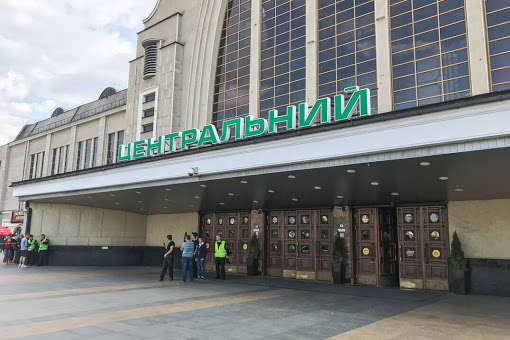 Через загрозу вибуху з Центрального вокзалу Києва евакуювали всіх людей