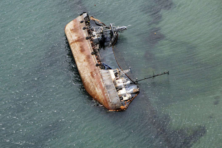 Криклій показав відео спецоперації з танкером Delfi