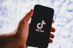 TikTok на вимогу російської влади видалив близько 250 відео про ЛГБТ