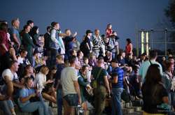 Півтора тижні тому в Дніпрі на День міста місцева влада організувала концерт і розважальну програму, без забезпечення дотримання протиепідемічних норм