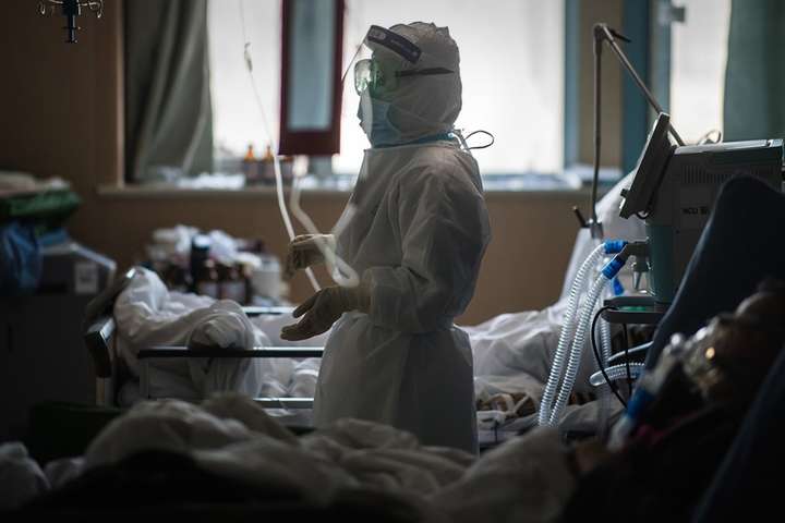 Невтішні новини: у Києві понад 200 хворих на коронавірус у важкому стані