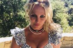  38-летняя Бритни Спирс показала эффектный пляжный образ 
  