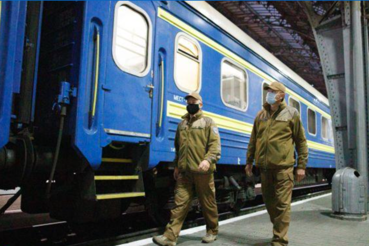 «Укрзалізниця» скасовує посадку на потяги у Тернополі