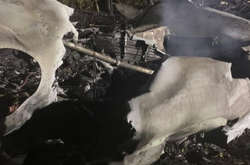  «Є уламки на проїзній частині, внаслідок чого, рух організовано по зустрічній смузі у двох напрямках» - служба автомобільних доріг 