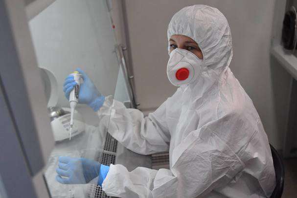 Вірусолог з США розповів про «хитрість» коронавірусу