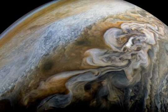 Науковці NASA показали, як виглядають потужні вихори на Юпітері