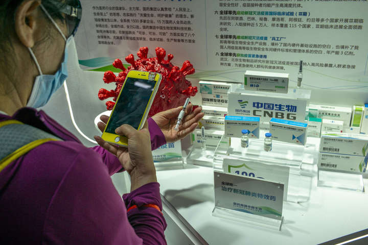 Китай почав масову вакцинацію від коронавірусу