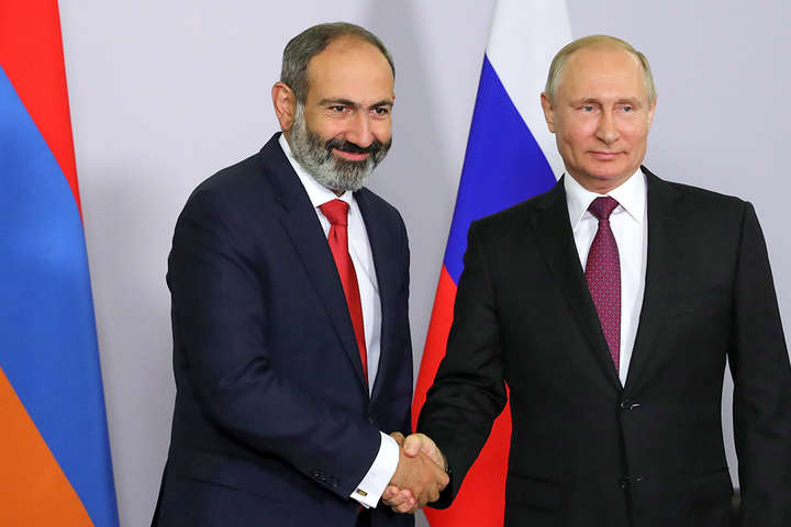 Конфлікт в Нагірному Карабасі. Прем’єр-міністр Вірменії порадився з Путіним