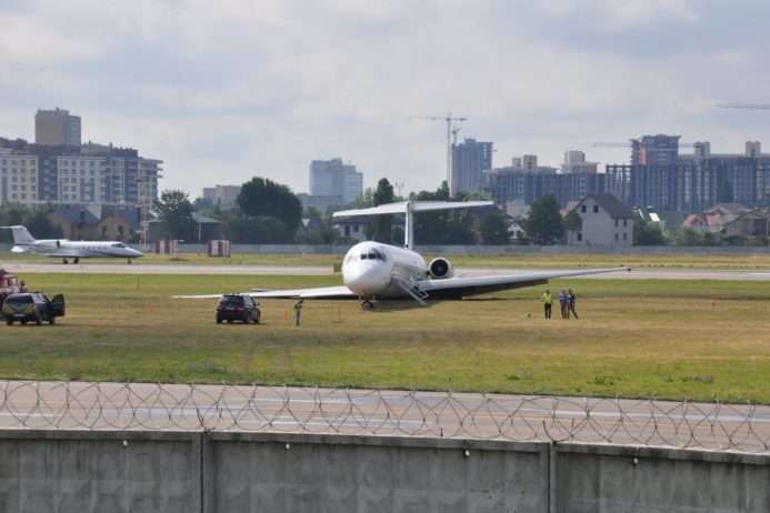Фахівці назвали причини аварії пасажирського літака в аеропорту Київ