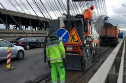 На мосту обмежено рух крайньою правою смугою