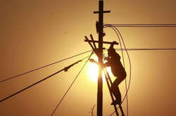 Ремонтні бригади працюють над відновленням електропостачання 