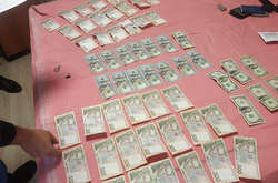 Правоохоронці задокументували 4 епізоди одержання службовцями коштів