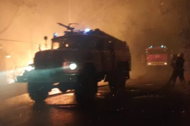 На Луганщині через масштабну пожежу евакуюють село