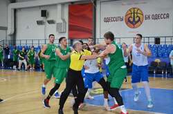 Федерація баскетболу України стягнула з гравців штрафи за бійку в неофіційному матчі