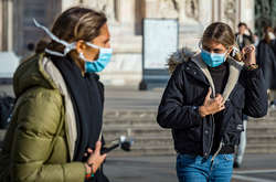 Загальна кількість підтверджених випадків захворювання на Covid-19 в Італії від початку пандемії становить 317 409