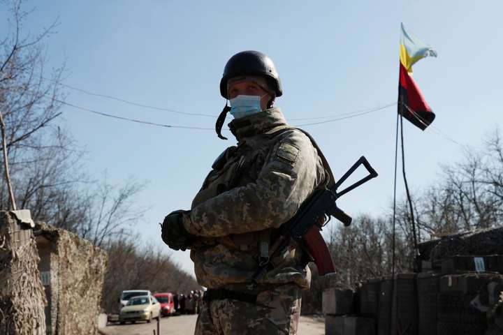 Доба на Донбасі: бойовики двічі зірвали режим припинення вогню