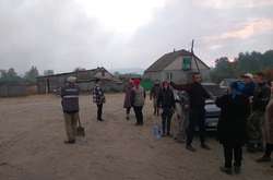 Рятувальники евакуюють ще одне село на Луганщині