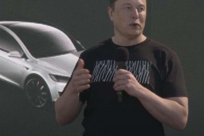 Tesla планує виготовити два нові електромобілі, – Маск