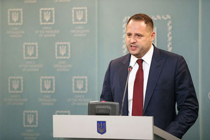 Єрмак: план мирного врегулювання ситуації на Донбасі вже лежить на столі