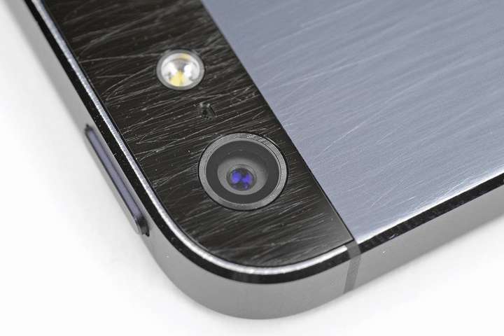 Apple запатентувала смартфон, який здатний відновлювати екран від подряпин