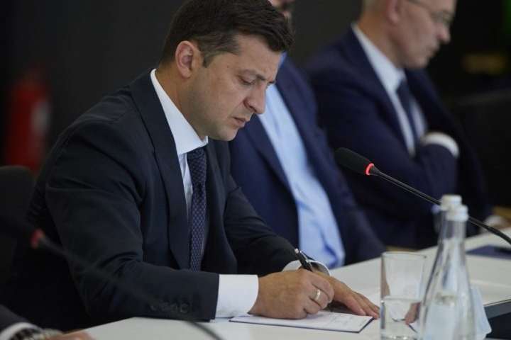 Зеленський підписав указ про залучення в Україну програмістів з Білорусі