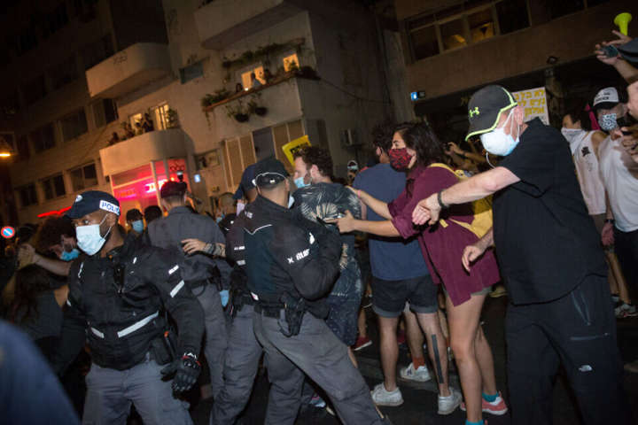 В Ізраїлі під час антиурядових протестів сталися сутички з поліцією