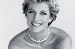  Блогеры копируют наиболее яркие выходы принцессы Дианы 
  