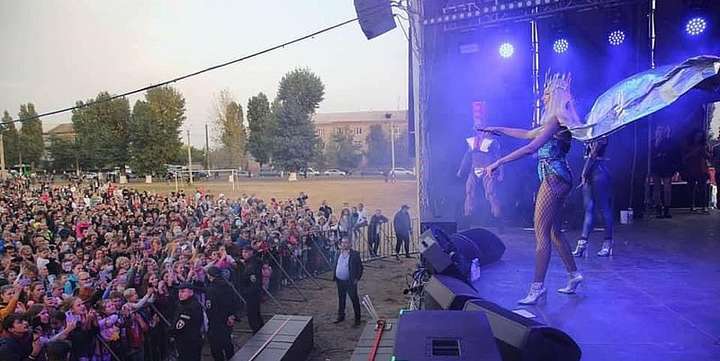 Полиция открыла дело из-за нарушения карантина на концерте Поляковой в Харькове