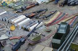  У зоні ООС вилучена велика кількість зброї терористів  