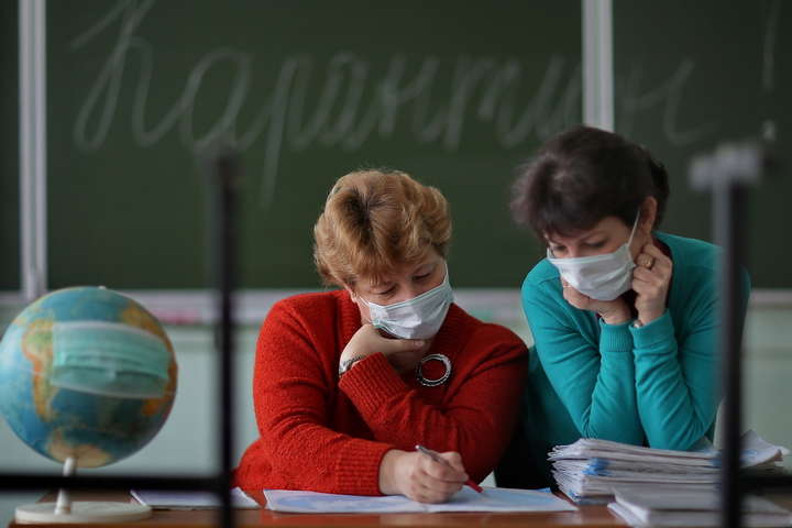 Випадки коронавірусу виявлено в 127 школах Київщини