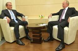 Кум Путіна заявив, що випробував вакцину на собі, коли відпочивав у Криму в серпні