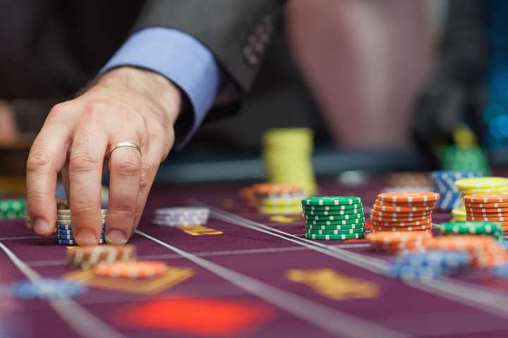 Регулятору ринку азартних ігор запропонували зарплату в тисячу євро. Оголошено конкурс