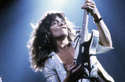 Гитарист и основатель группы Van Halen Эдди Ван Хален