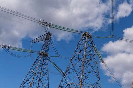 Підвищення тарифів на передачу електроенергії в умовах кризи — політичне самогубство, — експерт