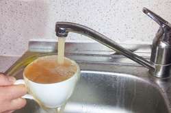 У мешканців Оболоні з кранів потече брудна вода: де, коли й чому