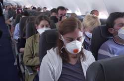 МАУ заборонила пасажирам вдягати маски з клапаном: нові вимоги 
