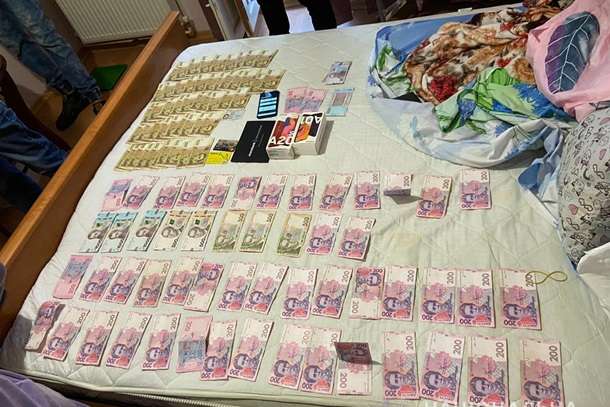 На Вінниччині шахраї вкрали з банківських карток понад мільйон гривень